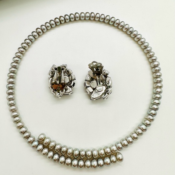 🔥Vintage Pearl Choker Necklace & Rhinestone Clip Earrings - Picture 13 of 16